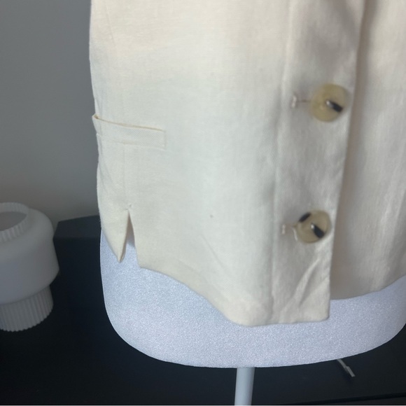 Cream linen blend vest - Picture 2 of 11